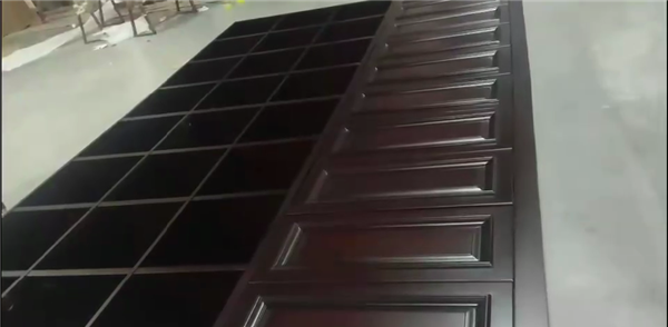 重庆澳枫木门|铁刀木封闭漆：全多层烤漆柜体、扣线柜门